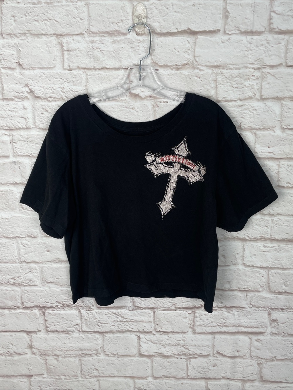 Affliction Live Fast Skull Rhinestone Cropped Black Grunge Tee Size M - Picture 2 of 5